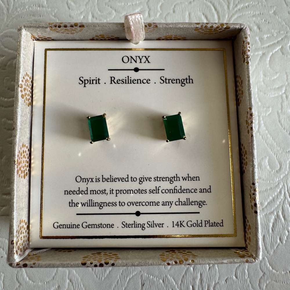 Shivam Green Ónyx Stud Earrings